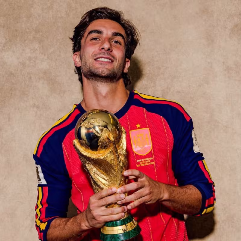 Ferran Torres uchun "Aston Villa" va "PSJ" kurash olib bormoqda