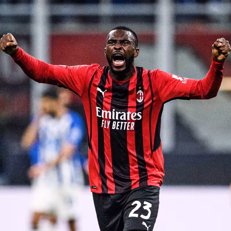 Nyukasl Fikayo Tomori transferi ustida ishlamoqda