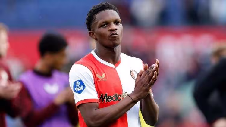 Feyenoord Gvayro Ridning transferini bloklamoqda