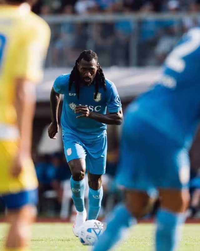 Napoli Zambo-Angissa bilan shartnomani uzaytirmoqchi