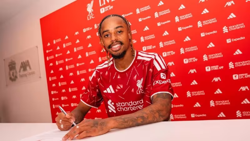 Bradley Barkola Liverpul futbolchisiga aylandi
