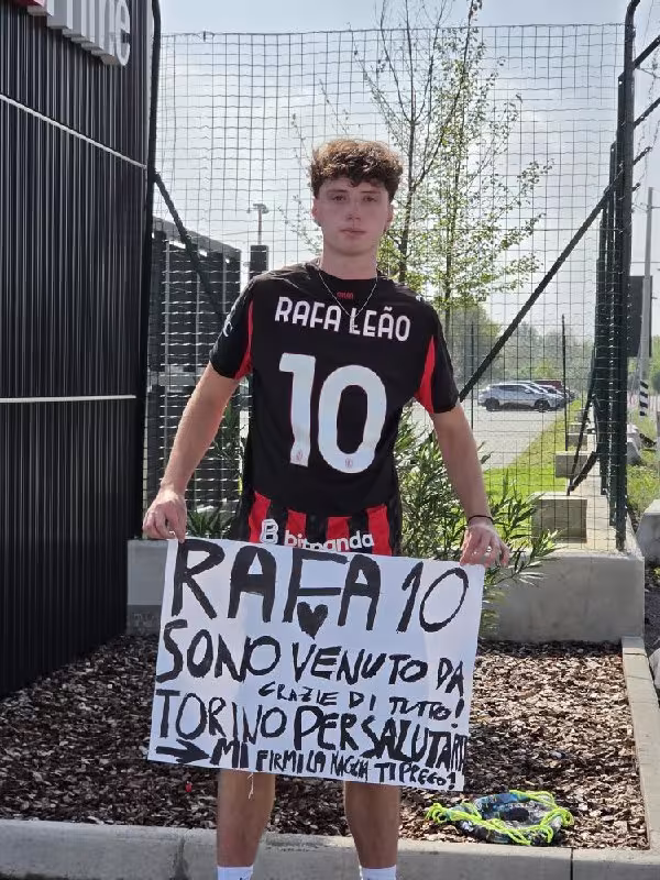 Rafael Leau «Milan» bilan xayrlashdi