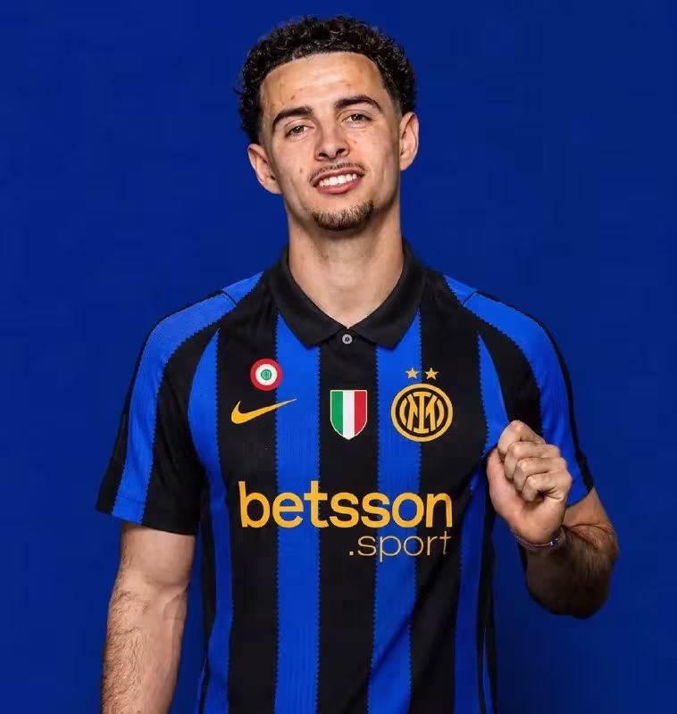 Kertis Jons Milan shahriga yo'l oladi