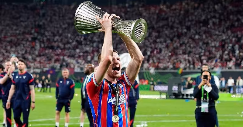 Adam Uorton: "Kristal Pelas" bilan yevrokubokda g'alaba qozonish – aqlbovar qilmas tuyg'u"