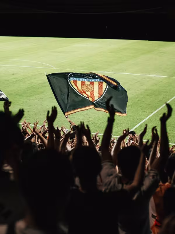 Arnau Martines «Valensiya» bazasiga yetib keldi
