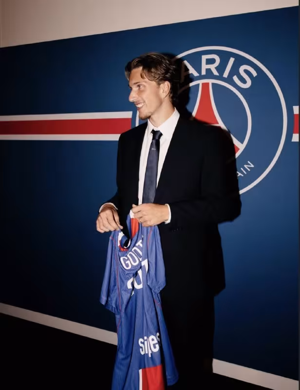 Mika Godts PSJga o'tishi haqida fikr bildirdi