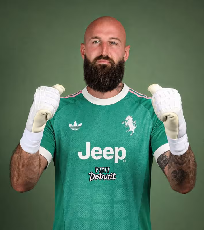 Mattia Perin «Palermo» taklifini ko'rib chiqmoqda
