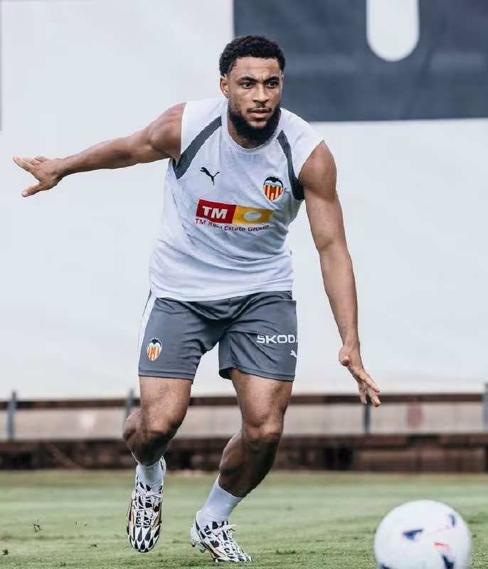 PSV Arno Danjuma transferi bo'yicha muzokaralarni jadallashtirdi