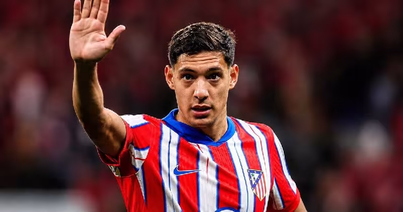 Nauel Molina Rimaga yetib keladi