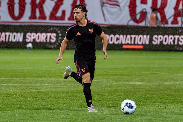 Rayo Valyekano Pedrosani o'z safiga qo'shib olmoqchi