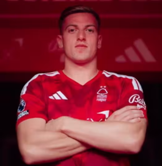 Liam Delap Nottingham Forest safiga o'tdi