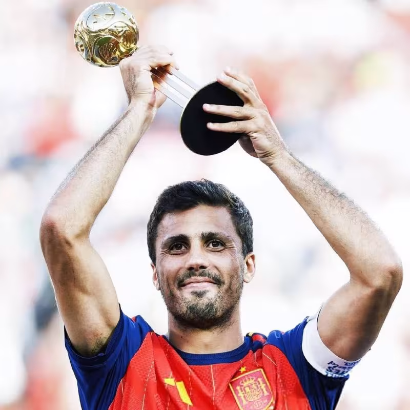 Barselona Rodri transferi ustida ishlamoqda