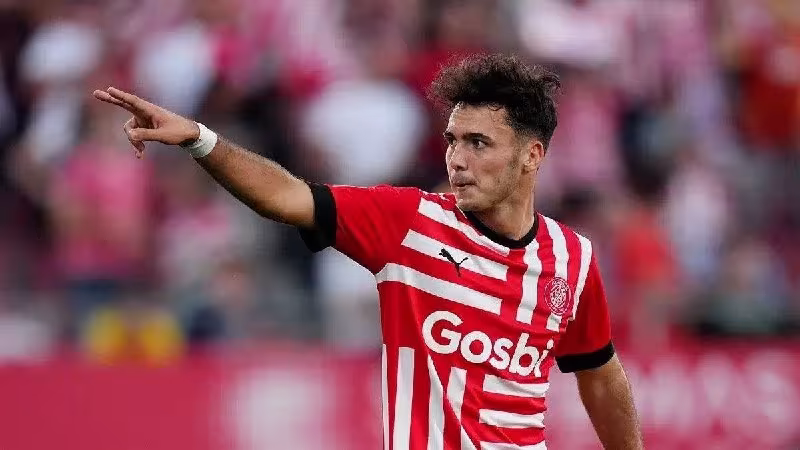 Valensiya Arnau Martines uchun ilk taklifni yubordi