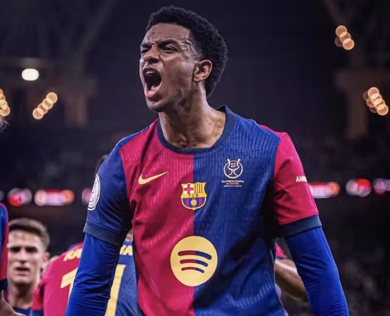 Fabrisio Romano: «Manchester Yunayted» Balde bilan qiziqmoqda