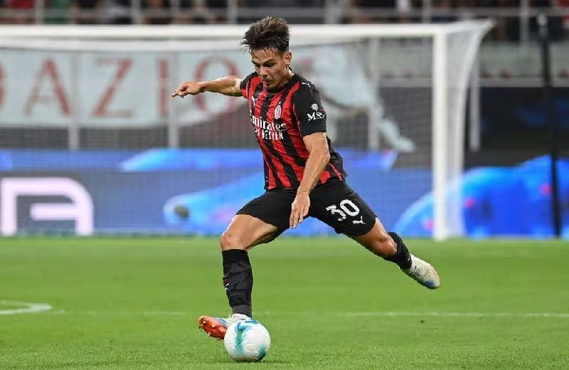 Ardon Yashari «Milan»dan ketmaydi