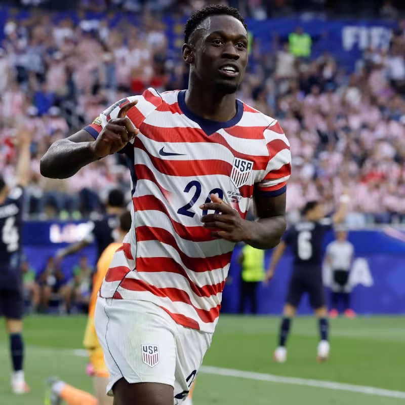 Tottenhem Folarin Balogun transferi ustida ishlamoqda