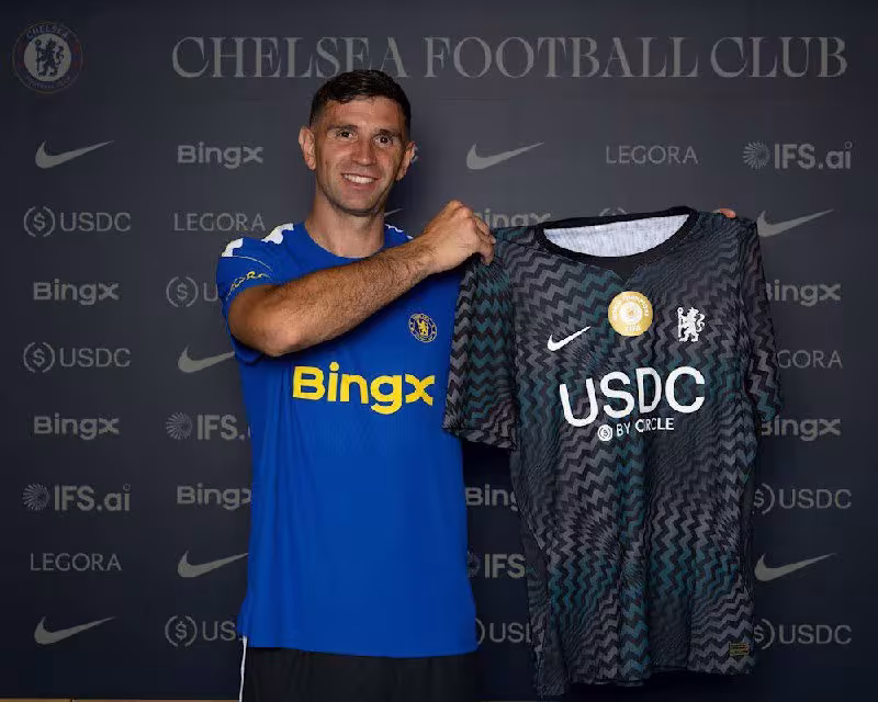 Chelsea Emi hamda shartnoma imzoladi