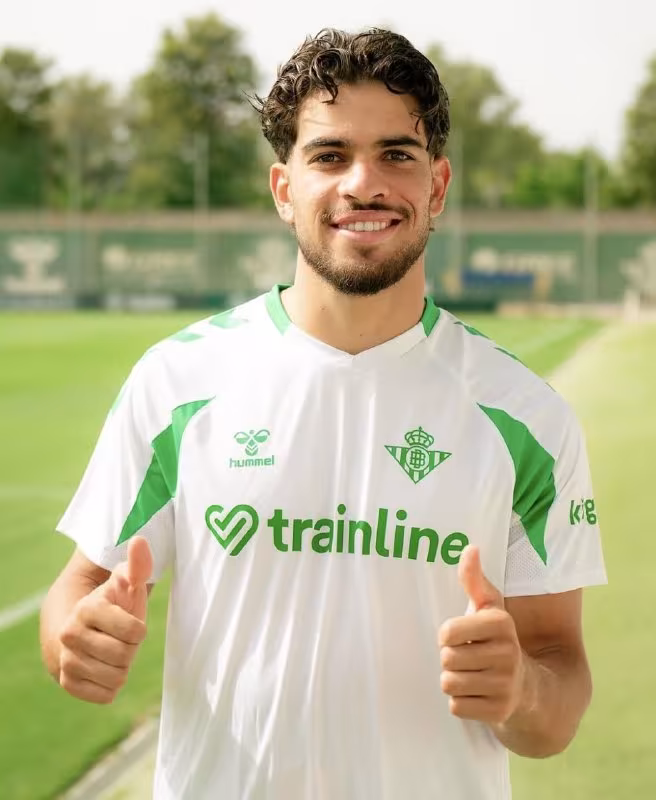 Real Betis mashg'ulotlari: qaytishlar va yo'qotishlar