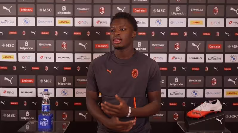 Alfajo Sisse: «Yanvarda PSV bilan kelishib qo'ygandim, ammo «Milan» paydo bo'lgach, fikrimdan qaytdim»
