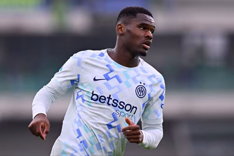 Fiorentina Bisseck transferiga qiziqmoqda