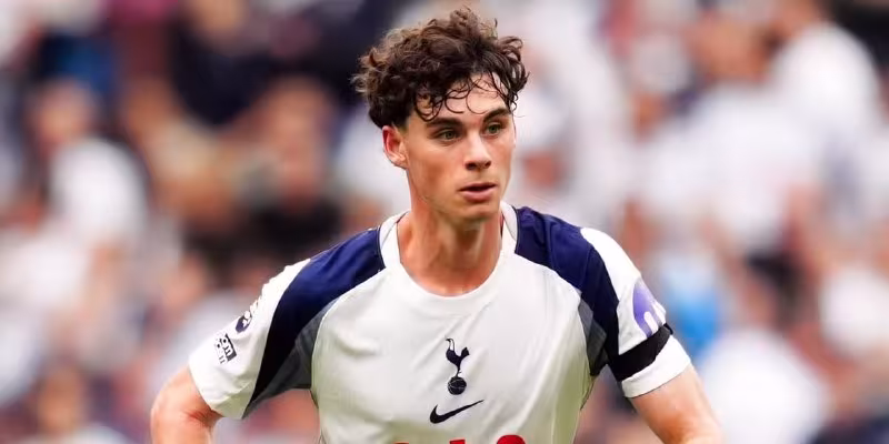Archi Grey «Tottenxem» tarixidagi eng yosh sardorga aylandi