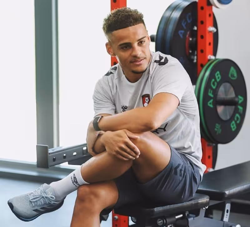 Leeds United Maks Aaronsni ijaraga olmoqchi