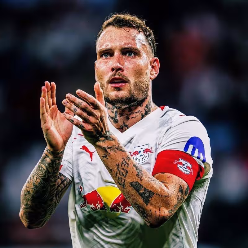 Manchester United David Raumga qiziqish bildirmoqda