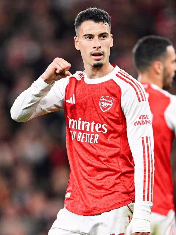 Arsenal futbolchilari Martinellining tarkibdan chetda qolishidan norozi