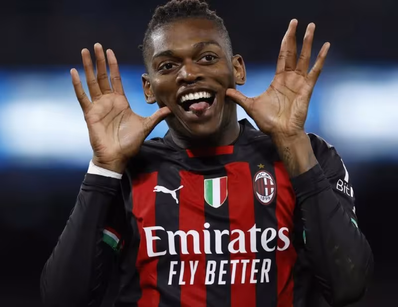 Rafael Leao uchun takliflar va uning maoshi borasidagi muammolar