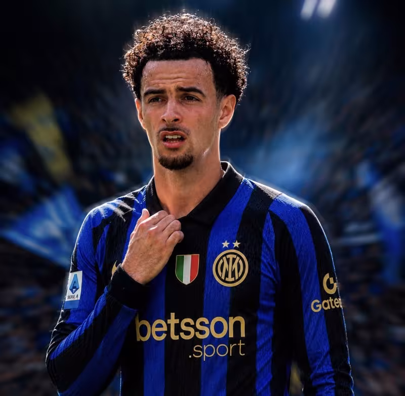Inter Curtis Jones transferi ustida ishlamoqda
