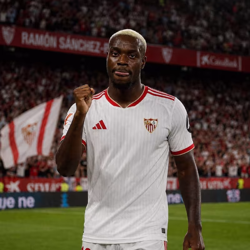 Sevilla hujum chizig'ini kuchaytirish bo'yicha yangi variantlarni ko'rib chiqmoqda