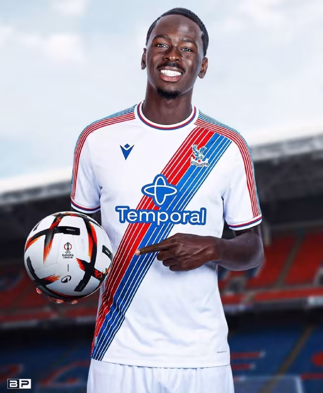 Kristal Pelas Sungutu Magassa transferi ustida ishlamoqda