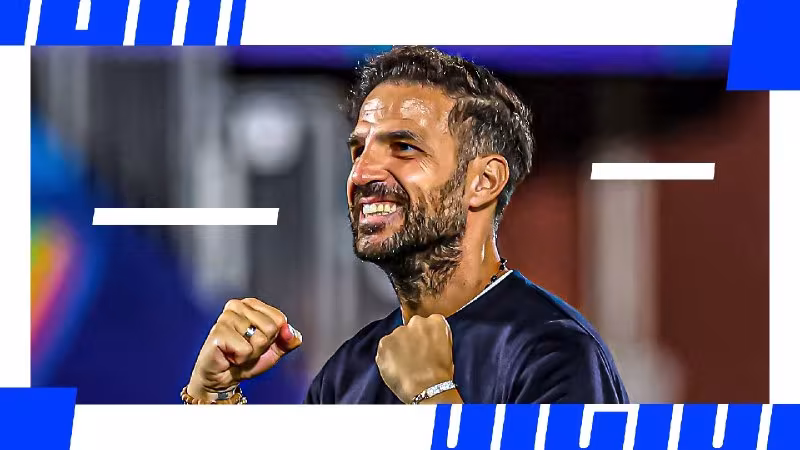 Fabregas "Komo" bilan shartnomasiga maxsus band kiritdi