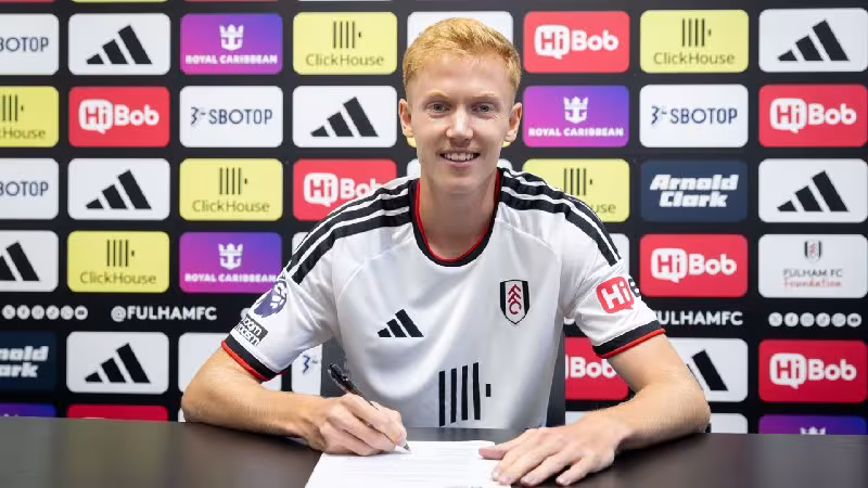 Hugo Larsson «Fulxem» futbolchisiga aylandi