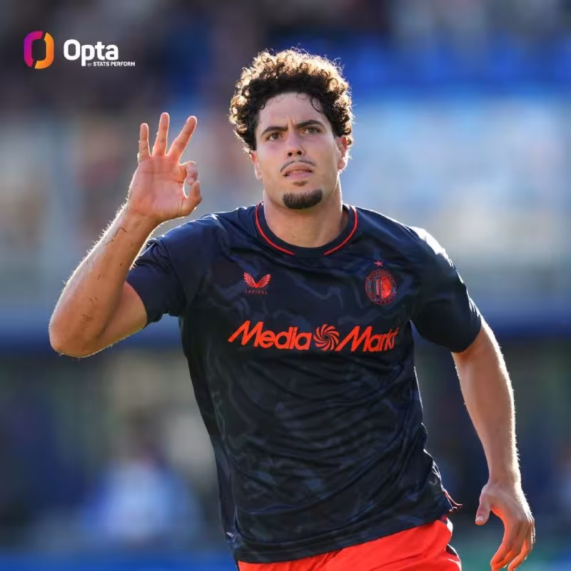 Nachcho Ferri «Feyenoord» tarixiga kirdi