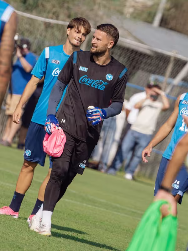 Napoli mashg'ulotlarga qaytdi: jamoada yangi rejalar