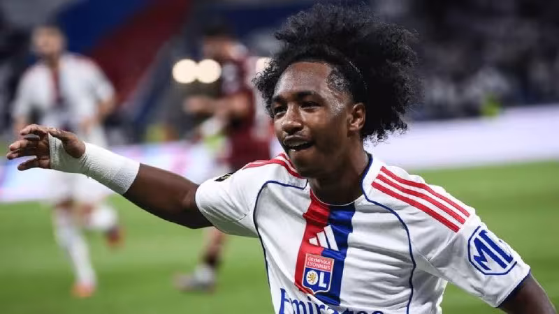 Kristal Pelas Fofana transferi uchun kurashni davom ettirmoqda