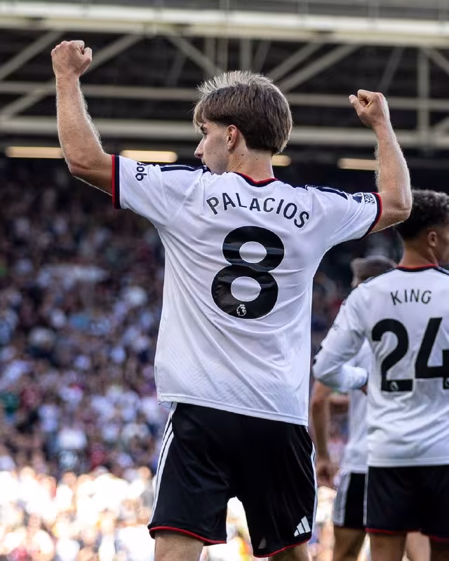 Fulham futbolchisi debyut golini urdi