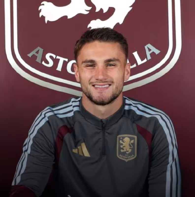 Taylor Harvud-Bellis «Aston Villa» futbolchisiga aylandi