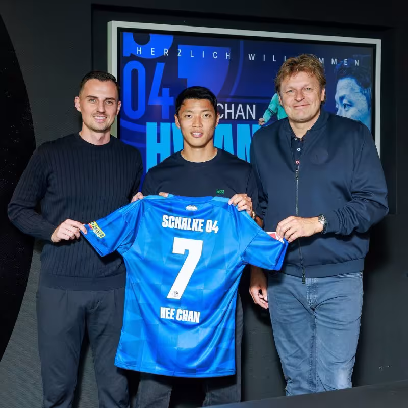 Hvan Xi Chan «Shalke» safiga o'tdi