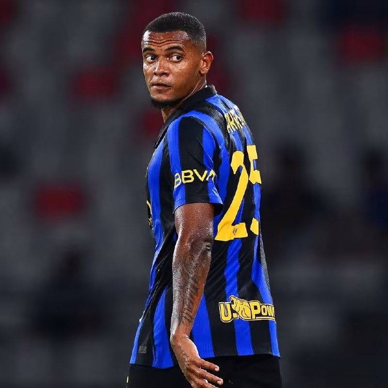 Manuel Akanji «Napoli»ga qarshi o'yinda asosiy tarkibdagi o'rnini yo'qotishi mumkin