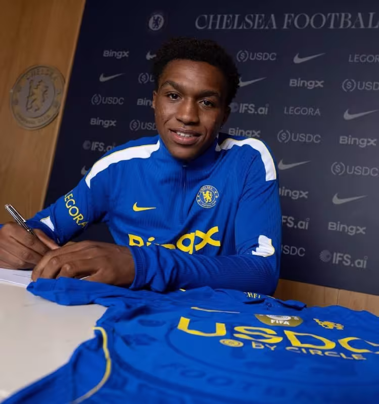 Onest Axanor «Chelsi» futbolchisiga aylandi