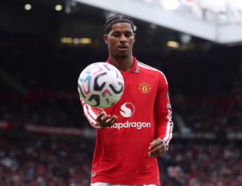 Marcus Rashfordning qolishi Manchester United transfer rejalariga ta'sir qildi