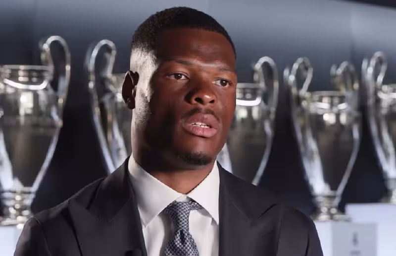 Denzel Dumfries "Real"ga o'tishi haqida gapirdi