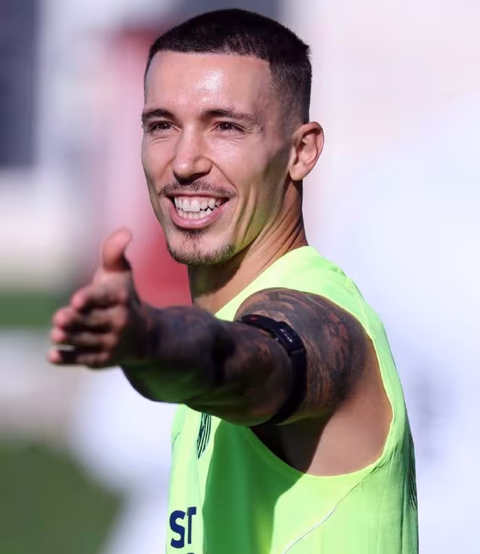 Alejandro Grimaldo jamoaga qaytmoqda