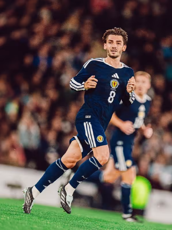 Billy Gilmour Shotlandiya terma jamoasi safida maydonga tushdi