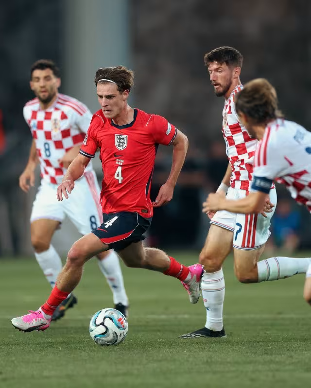 Chelsea Aleks Skott transferi ustida ishlamoqda