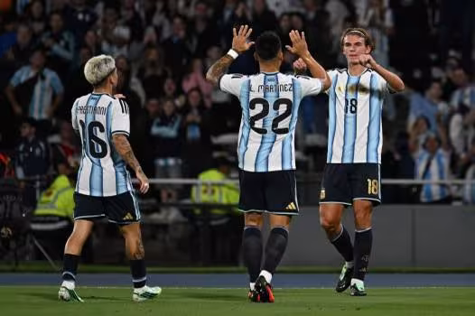 Lautaro Martines Boliviya darvozasini ishg'ol qildi